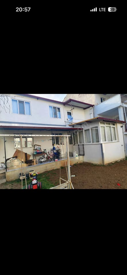 Uşak Fatih Mah. Satılık 2 Katlı Bahçeli  MÜSTAKİL Ev