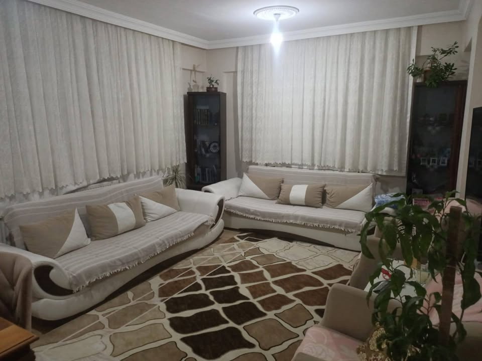 Uşak Işık Mahallesi Satılık 2+1 Daire