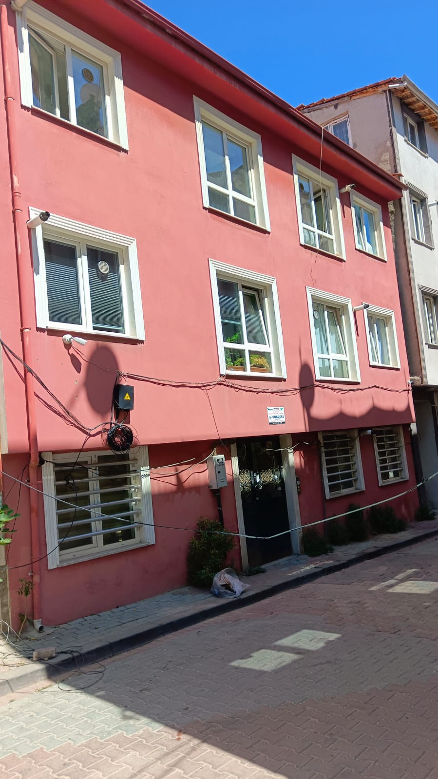 ÜNALAN MAHALLESİ 1+1  SATILIK APART